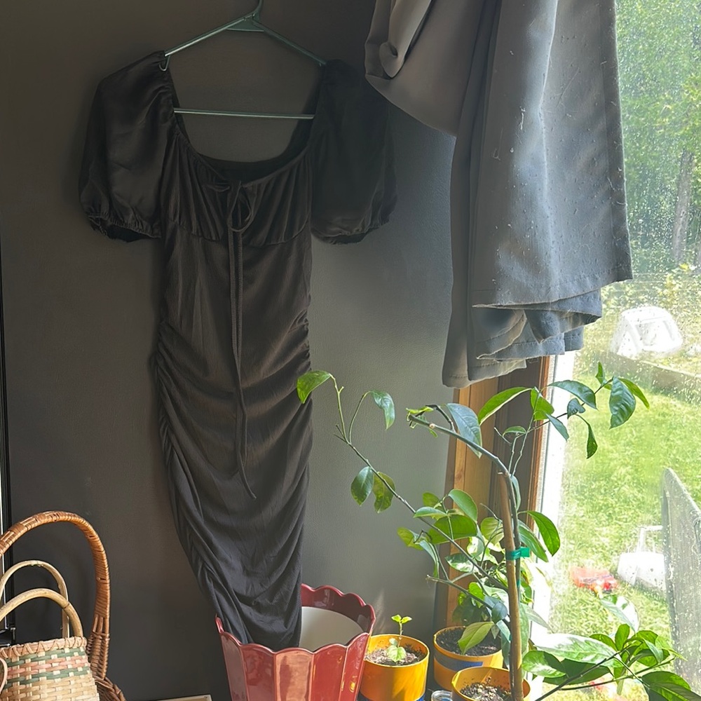 Elegant Black Puff Sleeve Dress